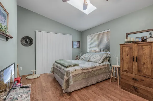 $518,000 | 251 East Park Avenue, Harrison, ID 83833