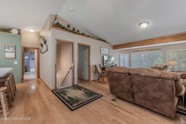 $518,000 | 251 East Park Avenue, Harrison, ID 83833