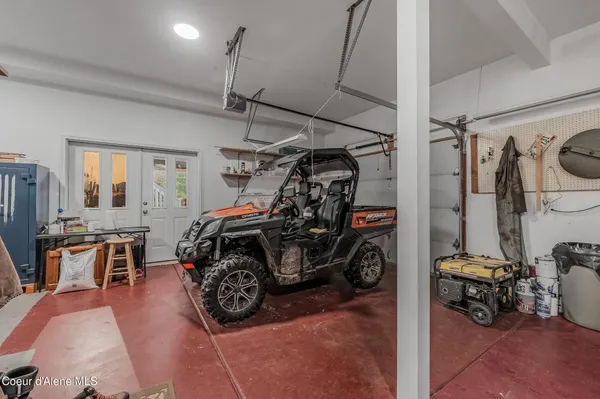 $518,000 | 251 East Park Avenue, Harrison, ID 83833