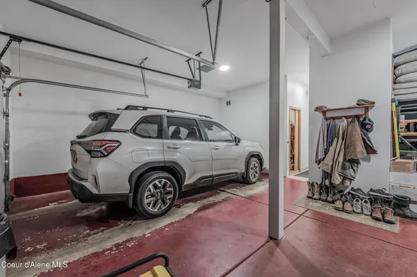 $518,000 | 251 East Park Avenue, Harrison, ID 83833