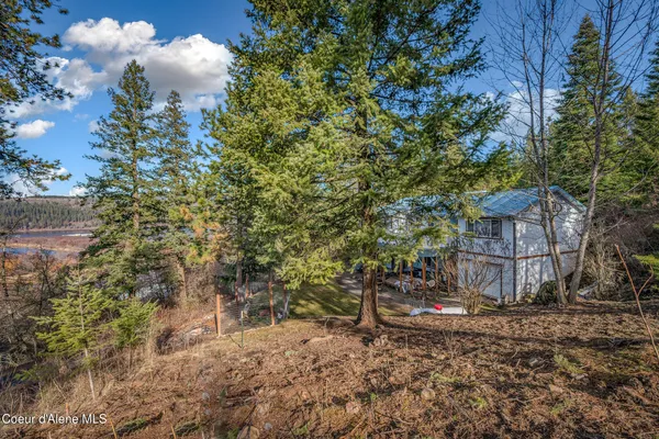 $518,000 | 251 East Park Avenue, Harrison, ID 83833