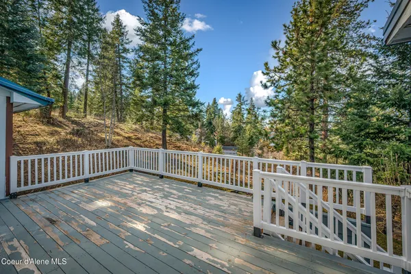 $518,000 | 251 East Park Avenue, Harrison, ID 83833