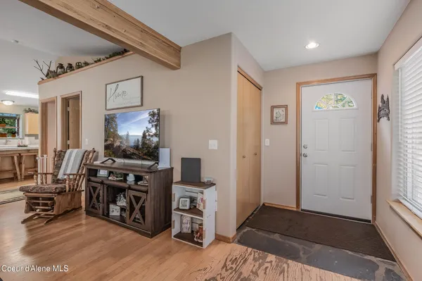 $518,000 | 251 East Park Avenue, Harrison, ID 83833