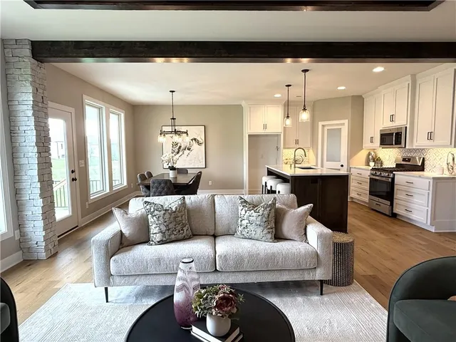 $535,000 | 4133 Northeast Dearborn Lane, Lee's Summit, MO 64064