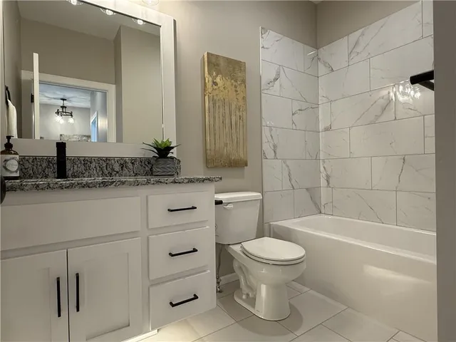 $535,000 | 4133 Northeast Dearborn Lane, Lee's Summit, MO 64064