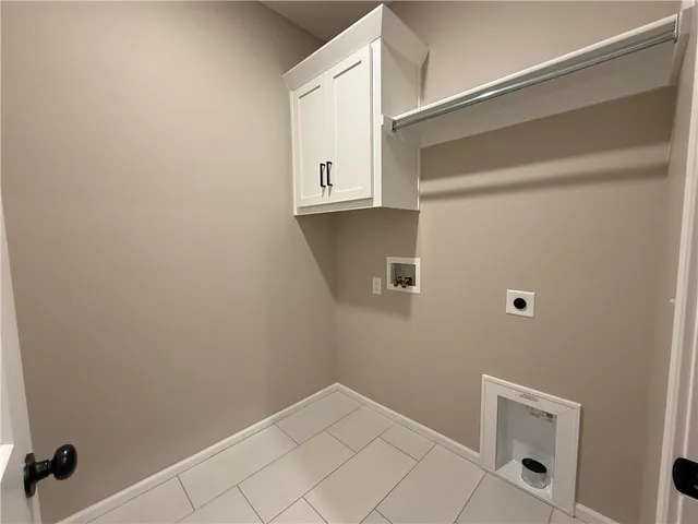 $535,000 | 4133 Northeast Dearborn Lane, Lee's Summit, MO 64064