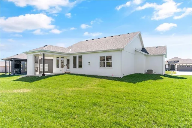 $535,000 | 4133 Northeast Dearborn Lane, Lee's Summit, MO 64064