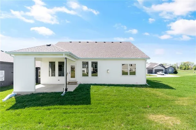 $535,000 | 4133 Northeast Dearborn Lane, Lee's Summit, MO 64064