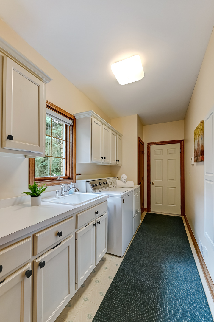 68 Berkshire Court Burr Ridge, IL 60527 - Photo 19 of 32
