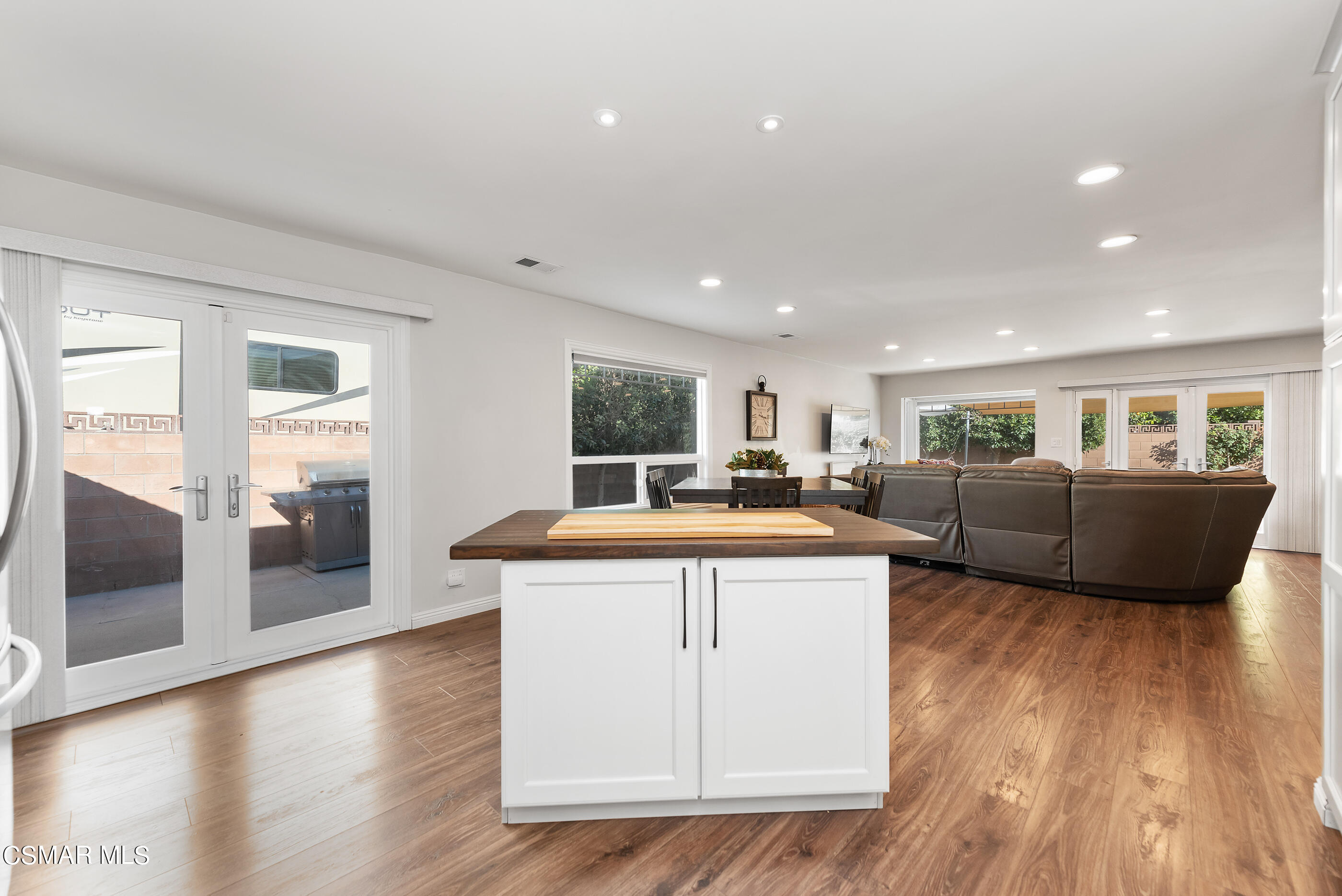 2066 Hurles Avenue Simi Valley, CA 93063 - Photo 23 of 50