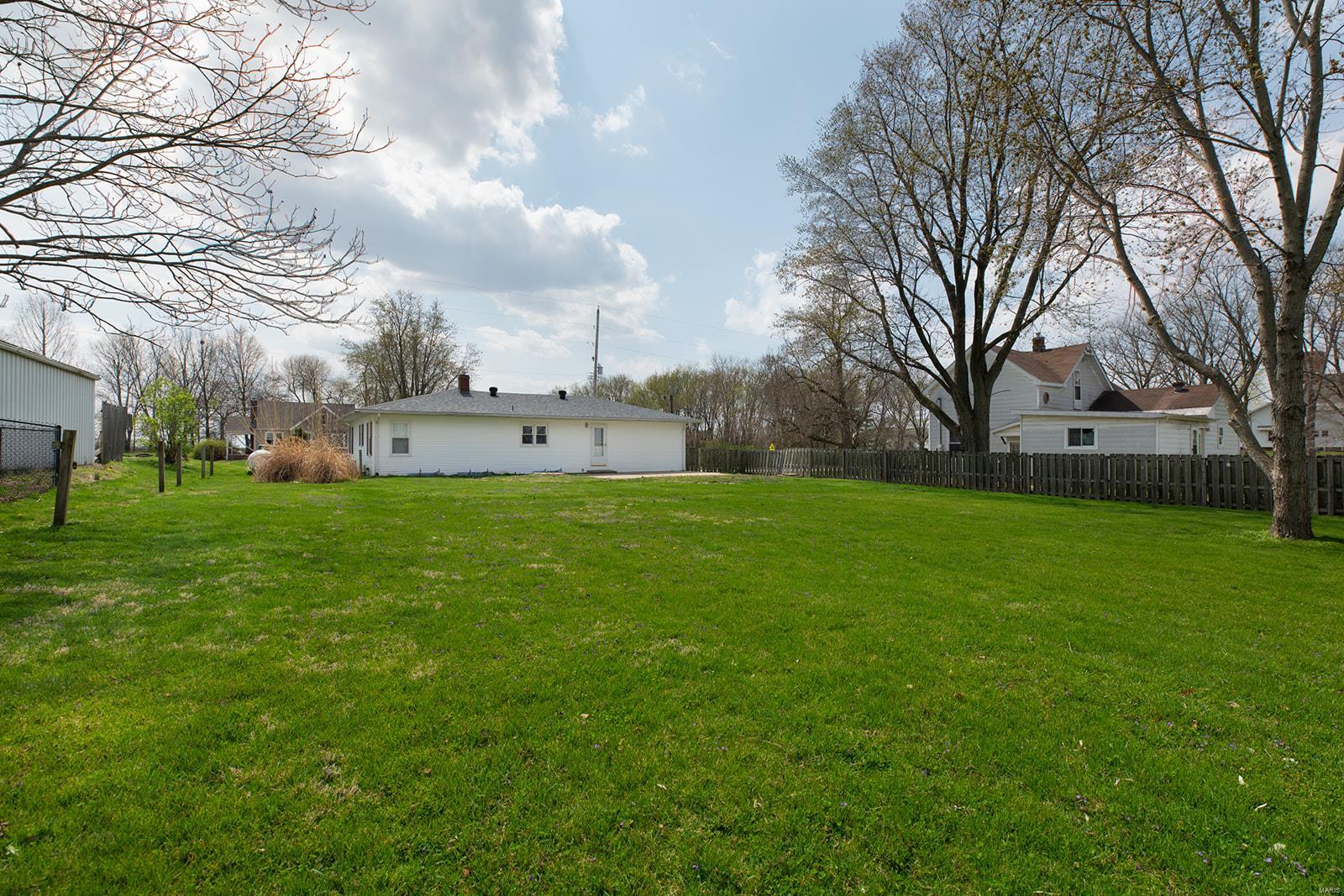 7215 Renken Road Dorsey, IL 62021 - Photo 5 of 24