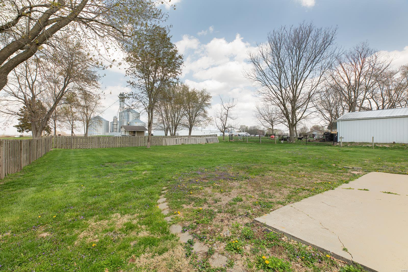 7215 Renken Road Dorsey, IL 62021 - Photo 7 of 24