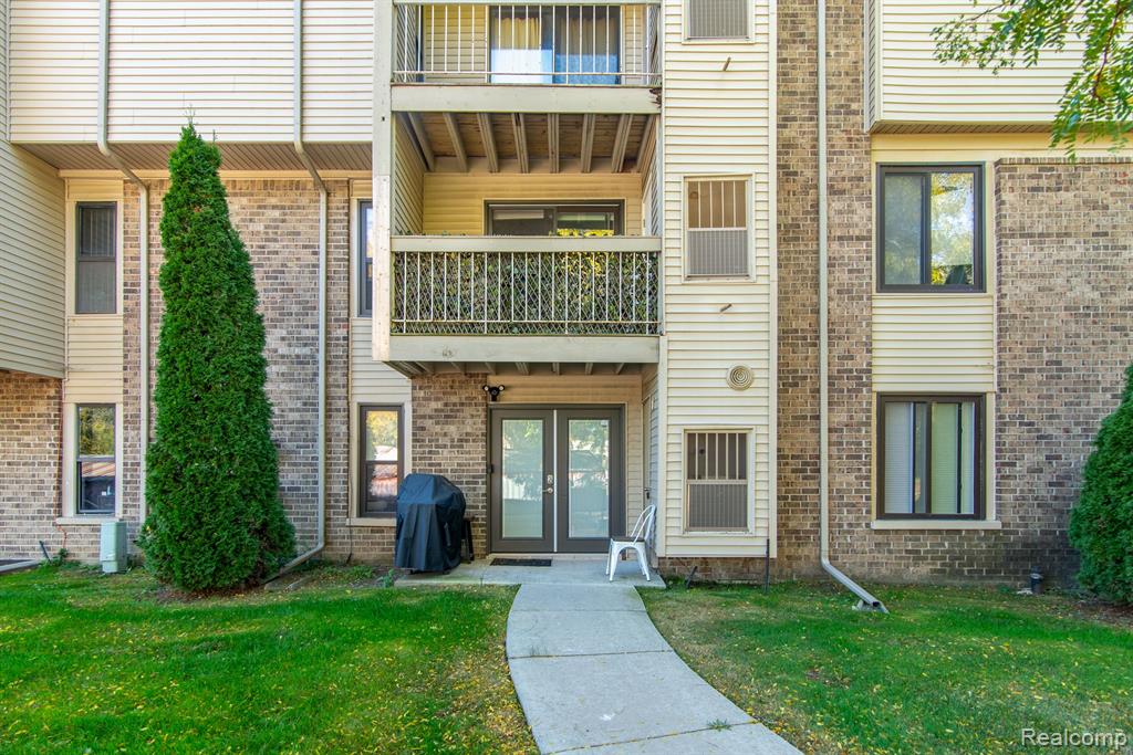 30445 West 14 Mile Road, Unit 52 Farmington Hills, MI 48334 - Photo 1 of 16