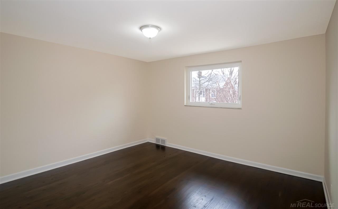 332 Neff Road Grosse Pointe, MI 48230 - Photo 21 of 38
