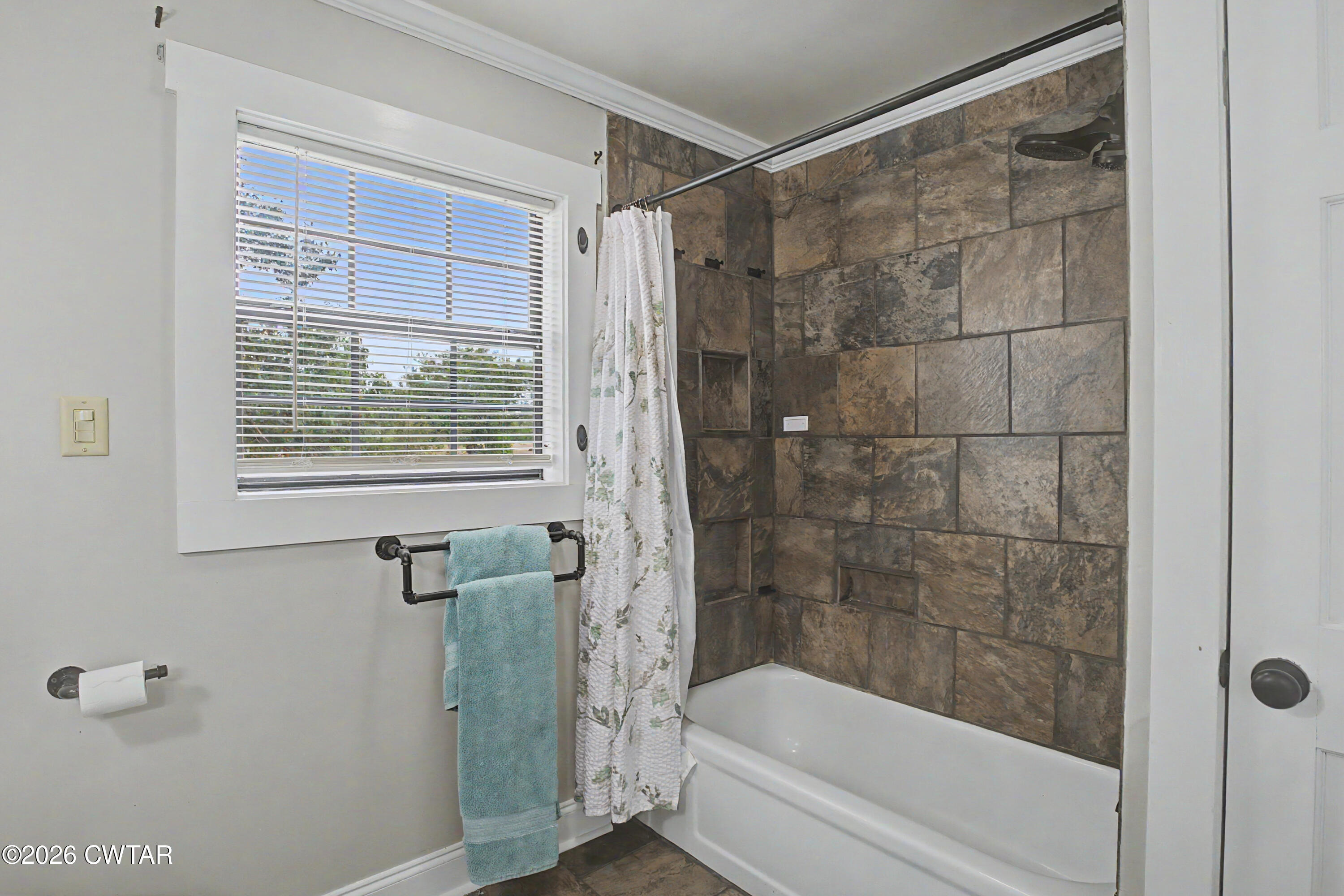 286 Baseline Road Kenton, TN 38233 - Photo 27 of 43 Main Bathroom 2