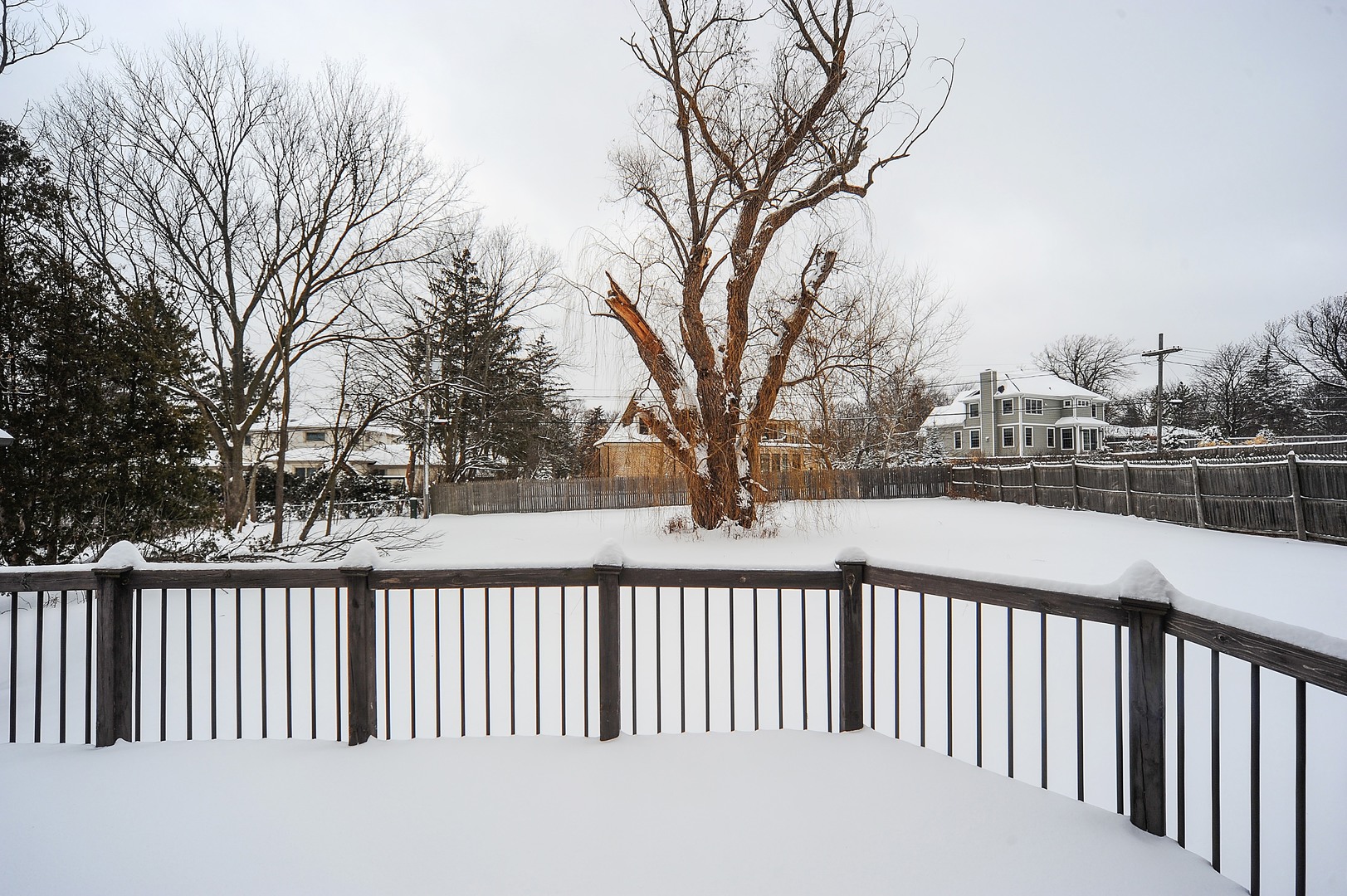 2120 Beechnut Road Northbrook, IL 60062 - Photo 10 of 10 a view of a balcony with trees