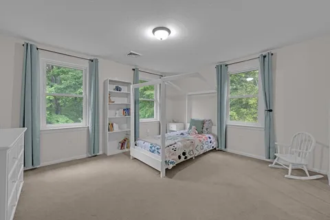 $685,000 | 180 Cedar Street, Sturbridge, MA 01566