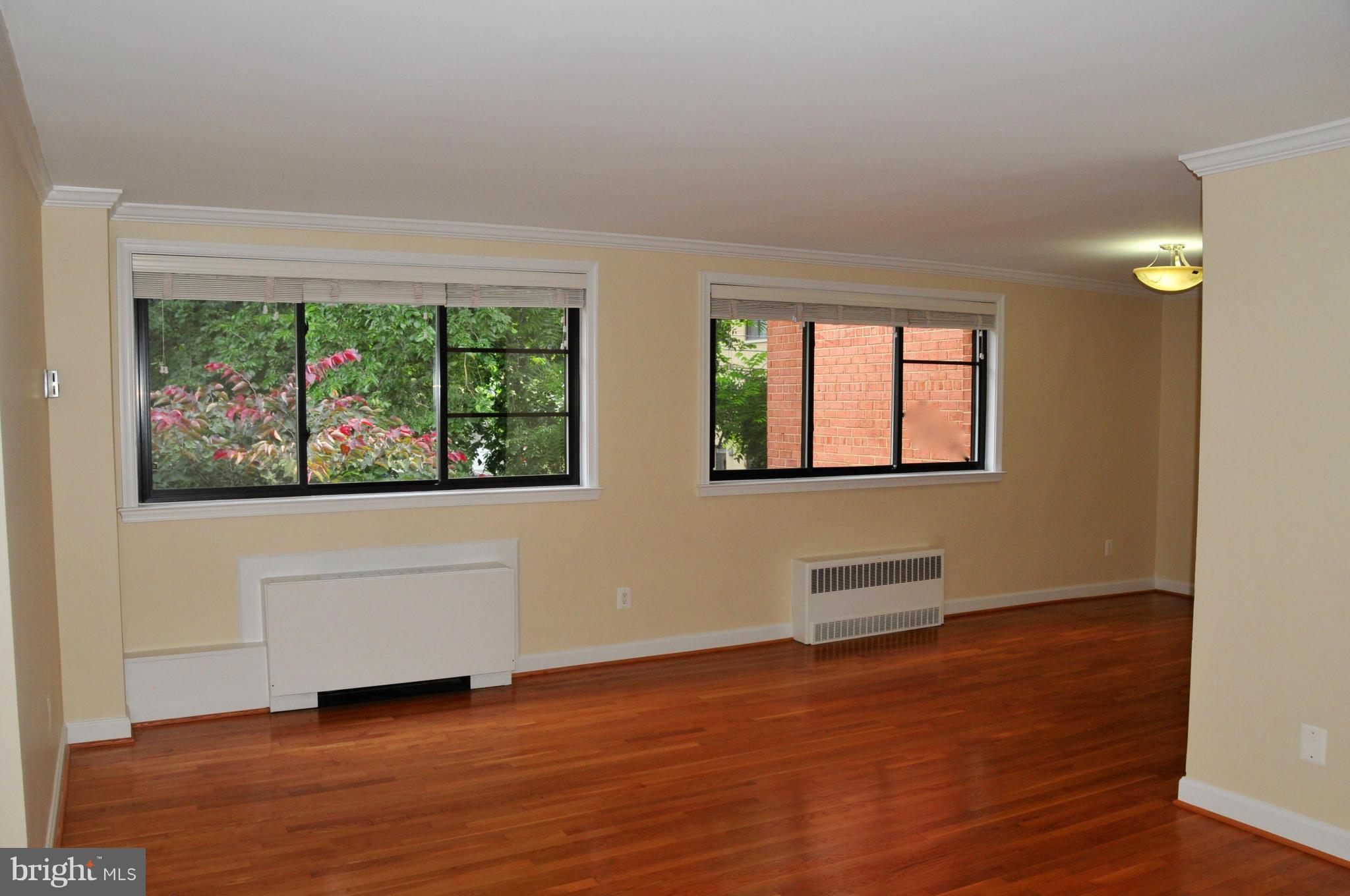 2725 39th Street Northwest, Unit 504 Washington, DC 20007 - Photo 6 of 18 LIVING/DINING