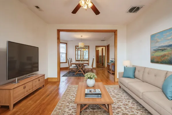 $2,300 | 3400 North Keeler Avenue, Unit 2, Chicago, IL 60641