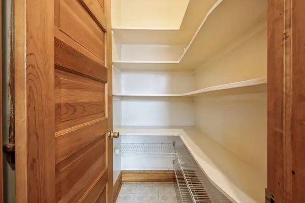 $2,300 | 3400 North Keeler Avenue, Unit 2, Chicago, IL 60641