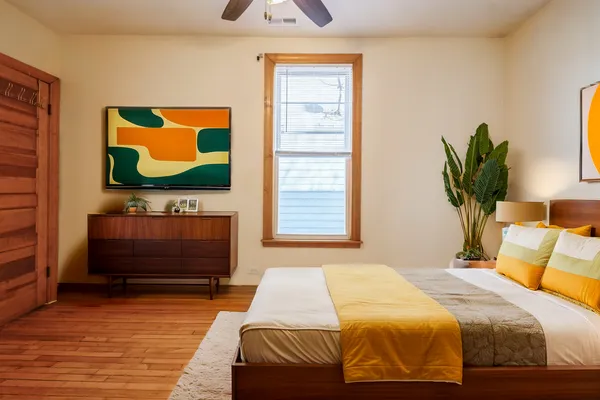 $2,300 | 3400 North Keeler Avenue, Unit 2, Chicago, IL 60641