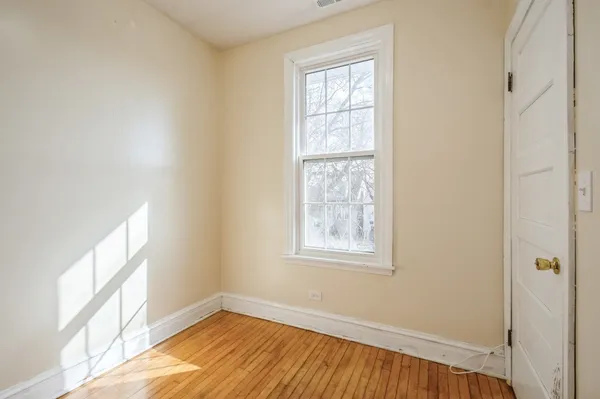 $2,300 | 3400 North Keeler Avenue, Unit 2, Chicago, IL 60641