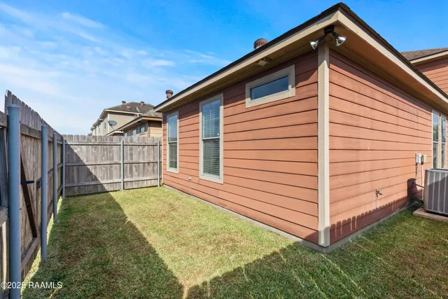 $239,000 | 124 Fullerton Lane, Lafayette, LA 70508