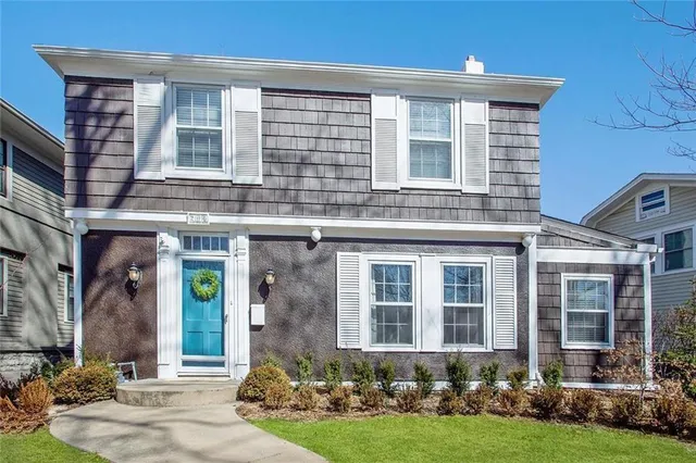 $425,000 | 200 West 68th Terrace, Kansas City, MO 64113