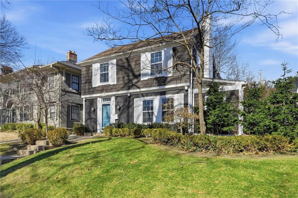 200 West 68th Terrace Kansas City, MO 64113 - Photo 3 of 37