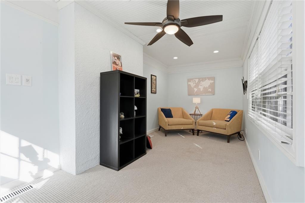 200 West 68th Terrace Kansas City, MO 64113 - Photo 10 of 37