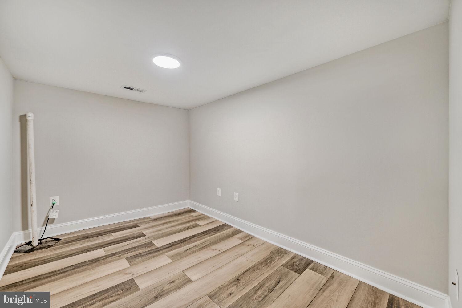 4003 Woodridge Road Baltimore, MD 21229 - Photo 17 of 22