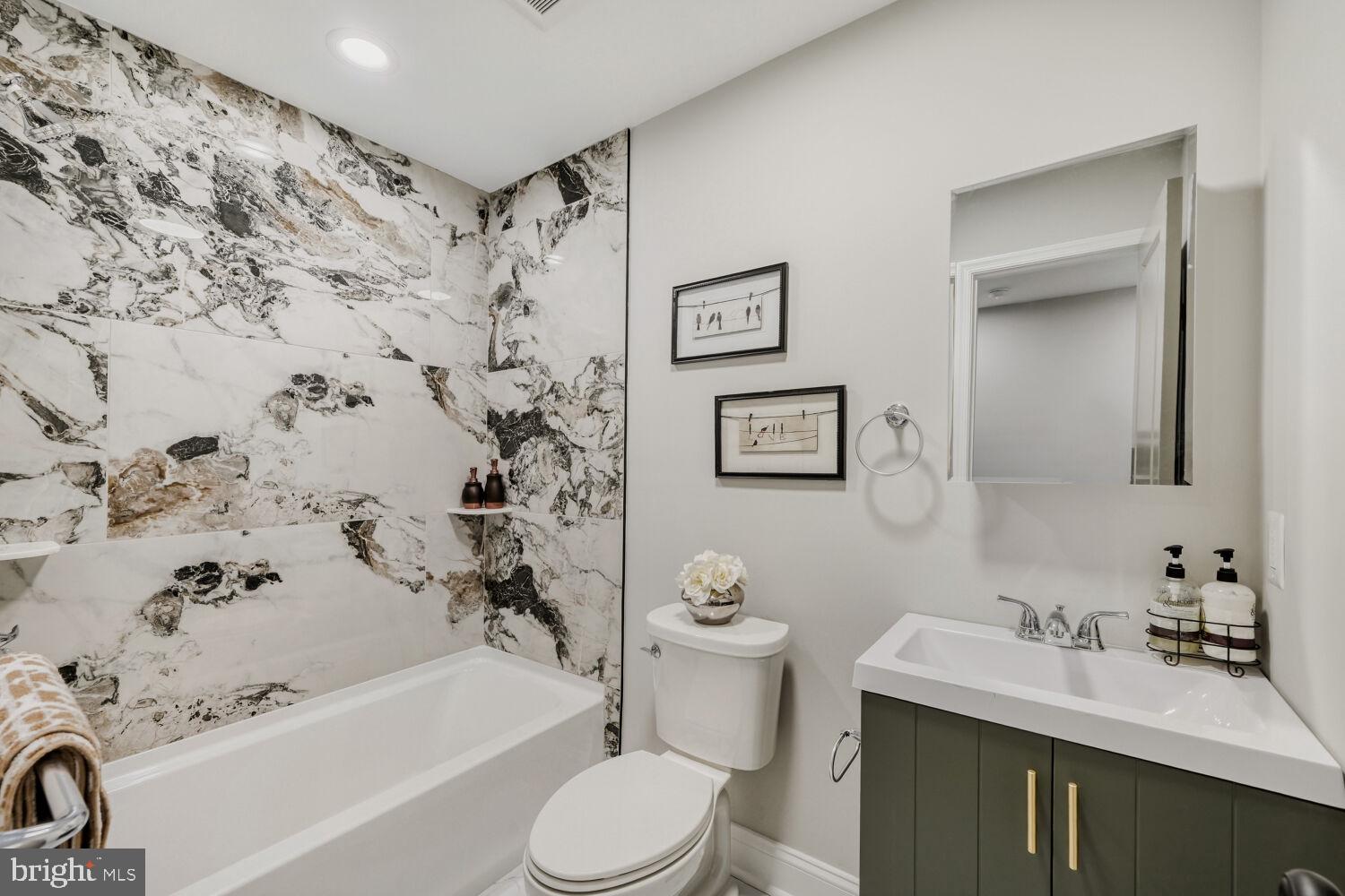 4003 Woodridge Road Baltimore, MD 21229 - Photo 20 of 22