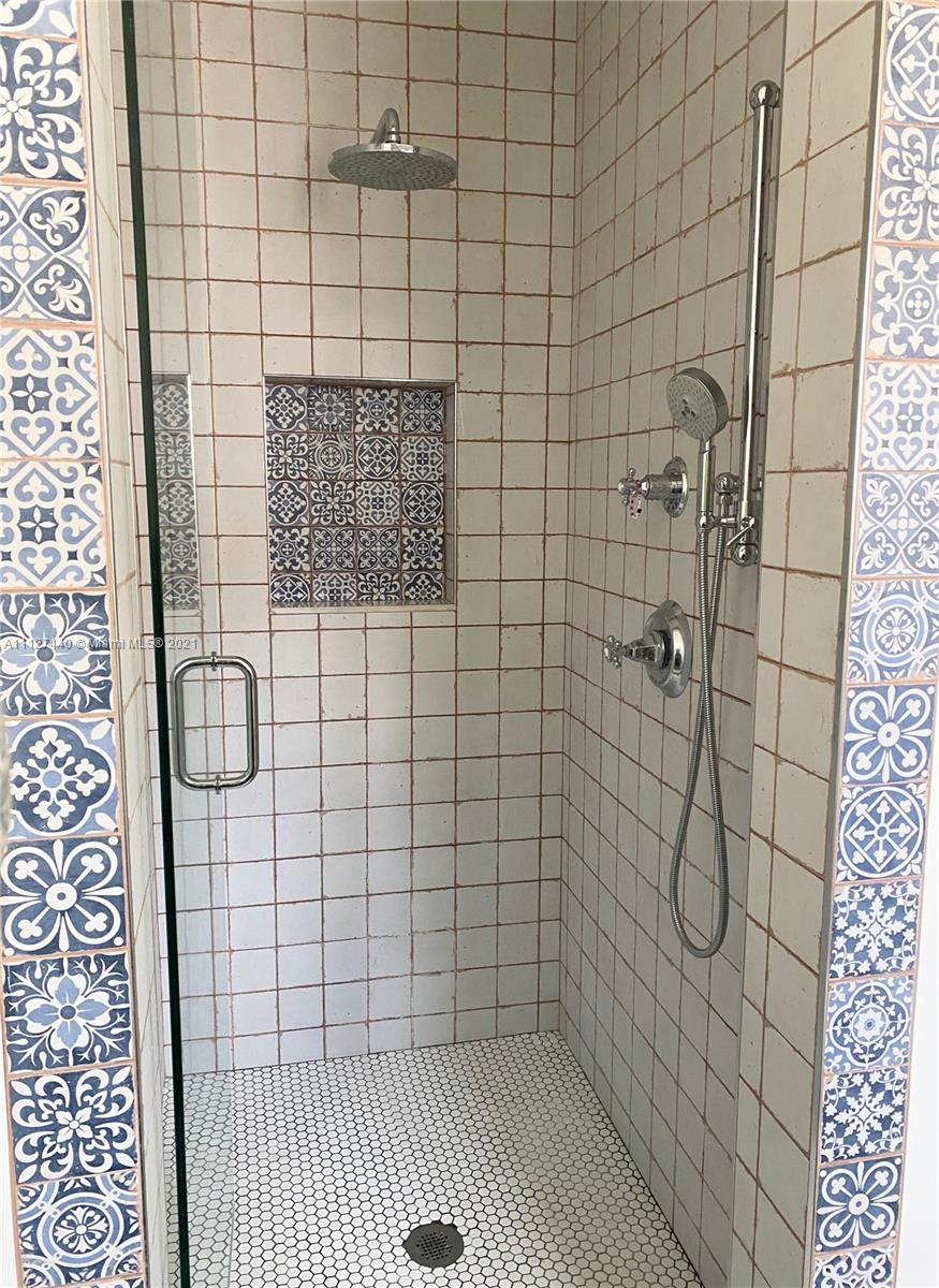 Hollywood Lakes North Lake Hollywood, FL 33019 - Photo 18 of 22 a bathroom with a shower