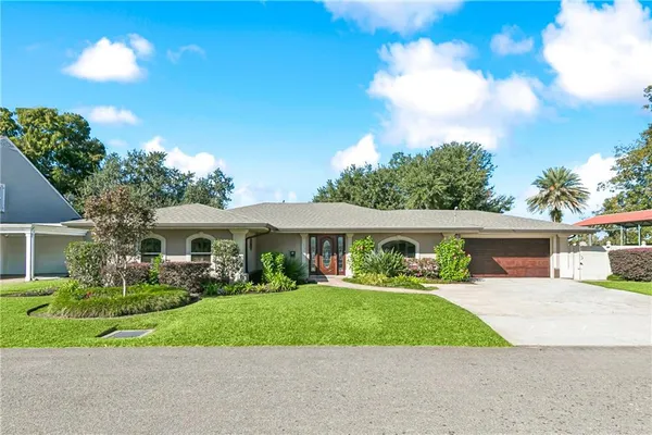 $485,000 | 845 Marino Drive, Norco, LA 70079