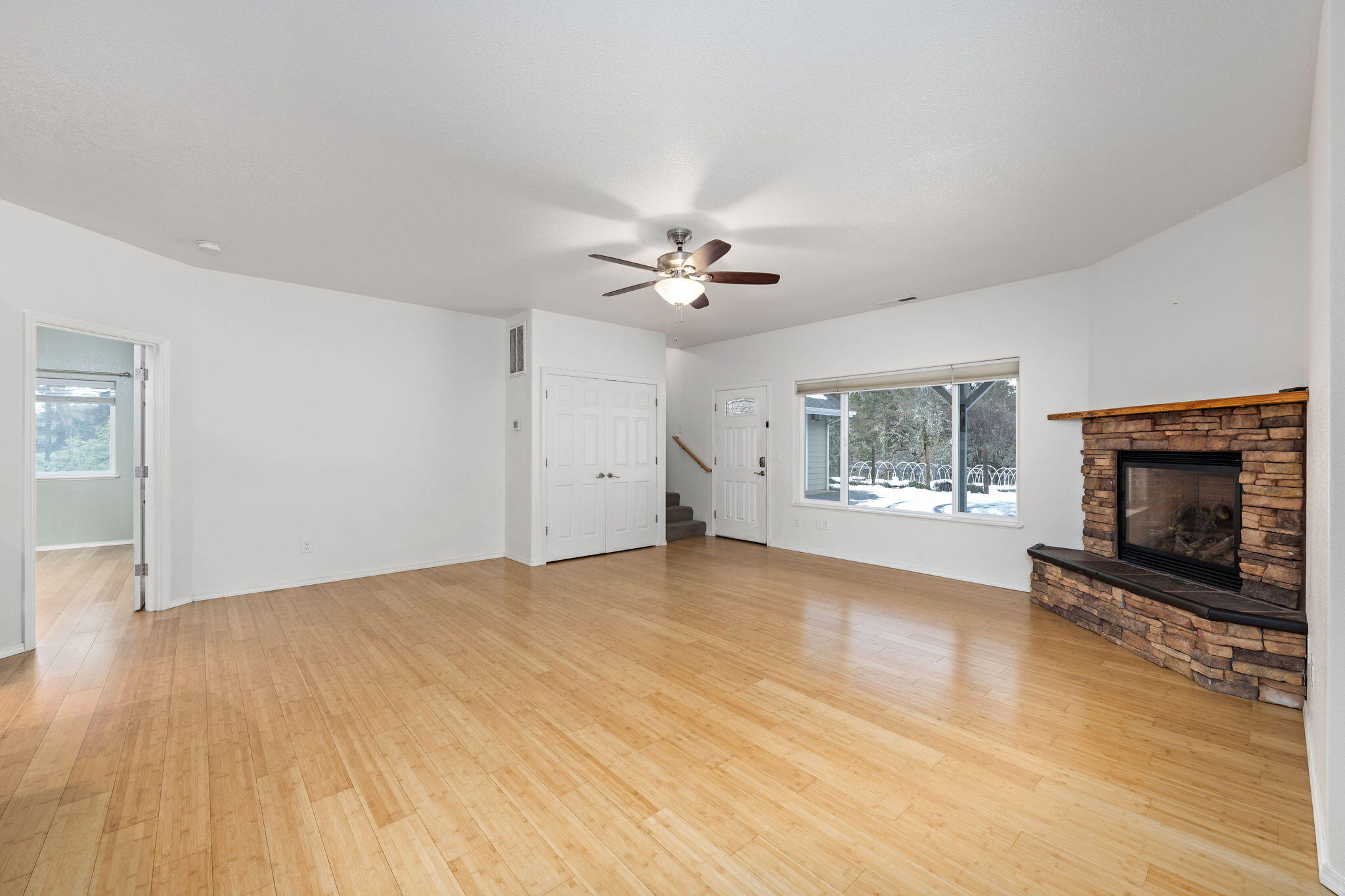 10523 Lower River Road Grants Pass, OR 97526 - Photo 7 of 58 079A6534