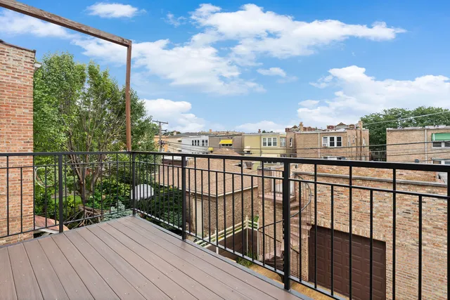 $554,900 | 2115 Kenilworth Avenue, Berwyn, IL 60402