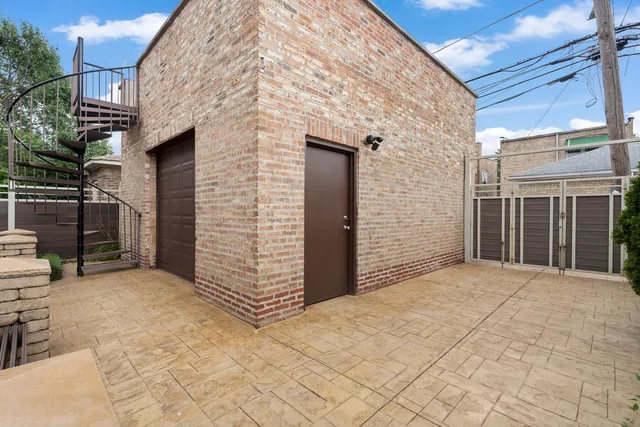 $554,900 | 2115 Kenilworth Avenue, Berwyn, IL 60402