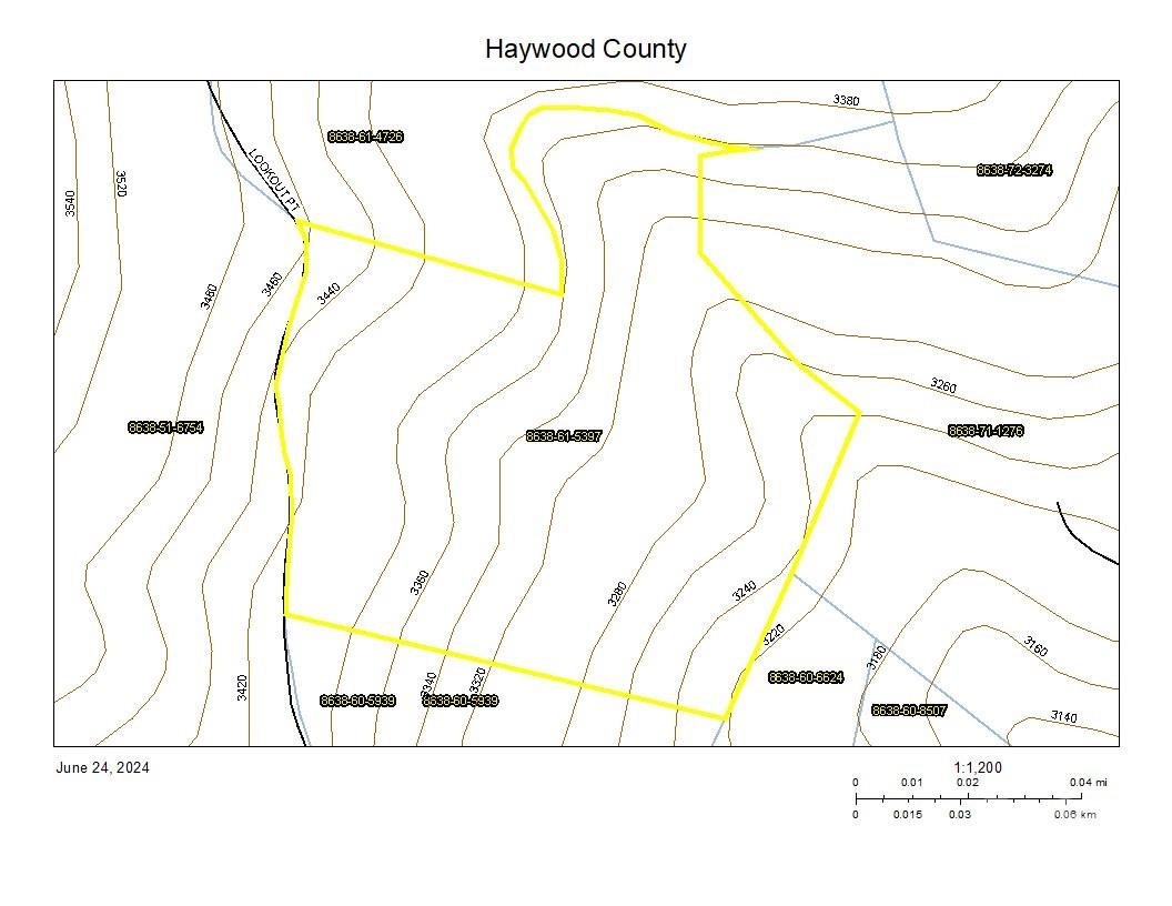 2100 Chambers Mountain Road Clyde, NC 28721 - Photo 18 of 22 a picture of a room