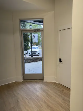 $1,900 | 29 Public Square, Lawrenceburg, TN 38464