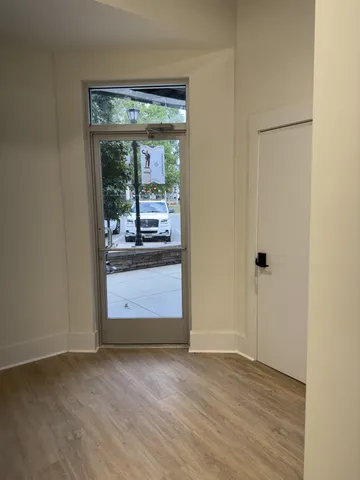 $2,100 | 29 Public Square, Lawrenceburg, TN 38464