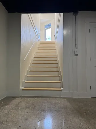 $1,900 | 29 Public Square, Lawrenceburg, TN 38464