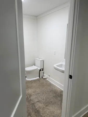 $1,900 | 29 Public Square, Lawrenceburg, TN 38464