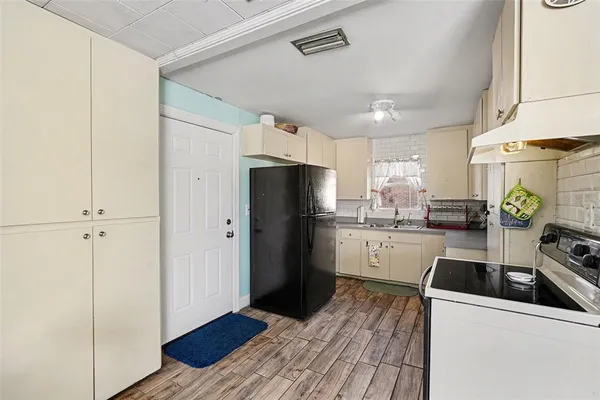 $249,000 | 2102 Columbus Drive, Brandon, FL 33510