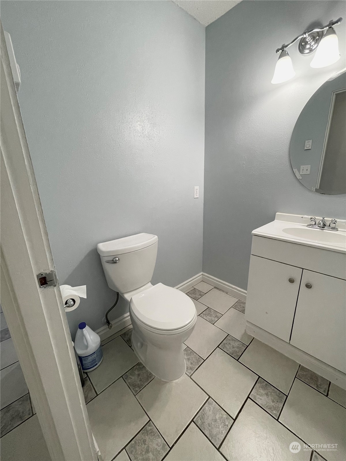 1425 South Puget Drive, Unit F5 Renton, WA 98055 - Photo 9 of 23 Gallery Image 9