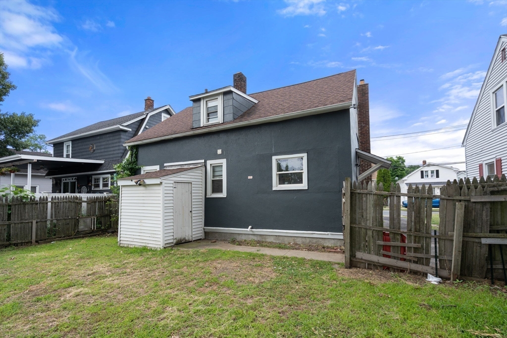 35 Merrimac Avenue Springfield, MA 01104 - Photo 20 of 23