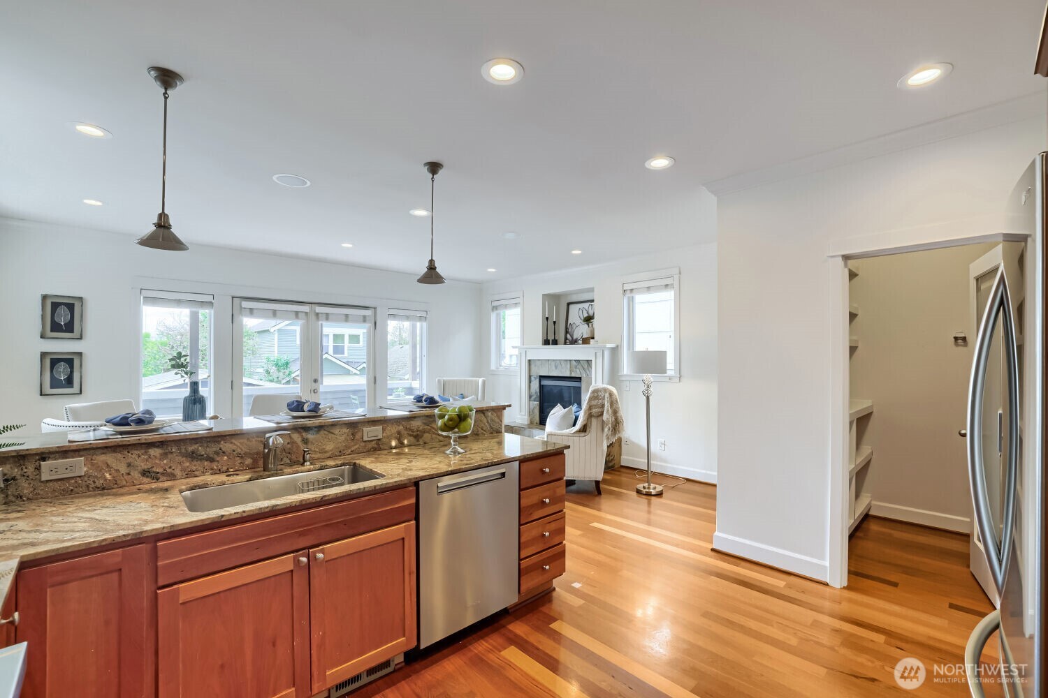 721 North 79th Street Seattle, WA 98103 - Photo 9 of 33