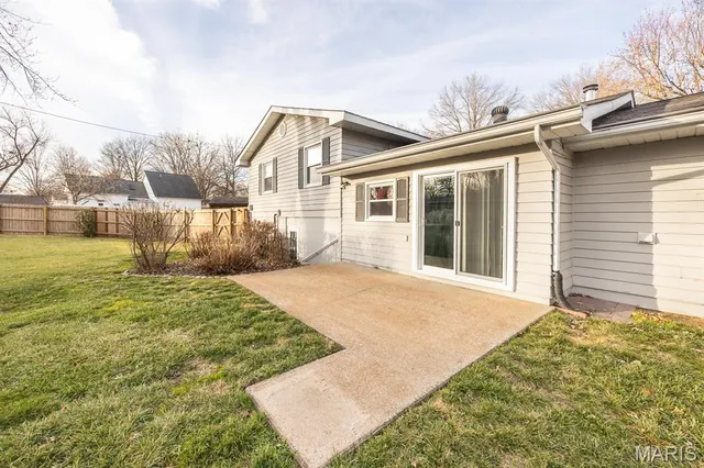 $262,500 | 27 Coachlight Drive, Mascoutah, IL 62258