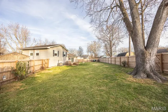 $262,500 | 27 Coachlight Drive, Mascoutah, IL 62258