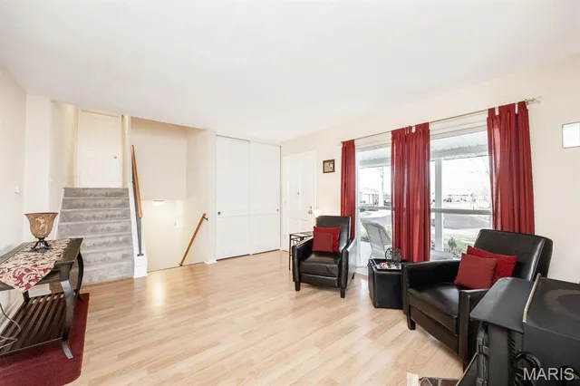 $262,500 | 27 Coachlight Drive, Mascoutah, IL 62258