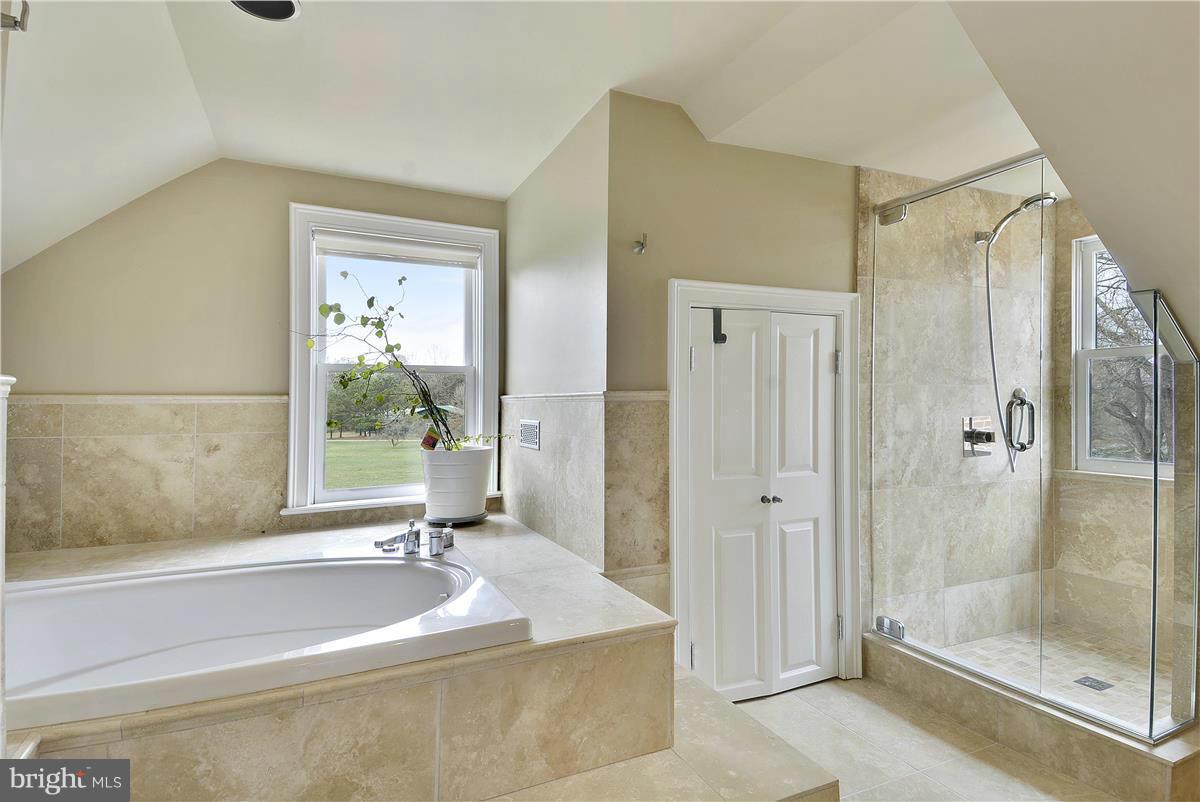 9062 Bozman Neavitt Road St. Michaels, MD 21663 - Photo 17 of 30 3rd Floor Bathroom